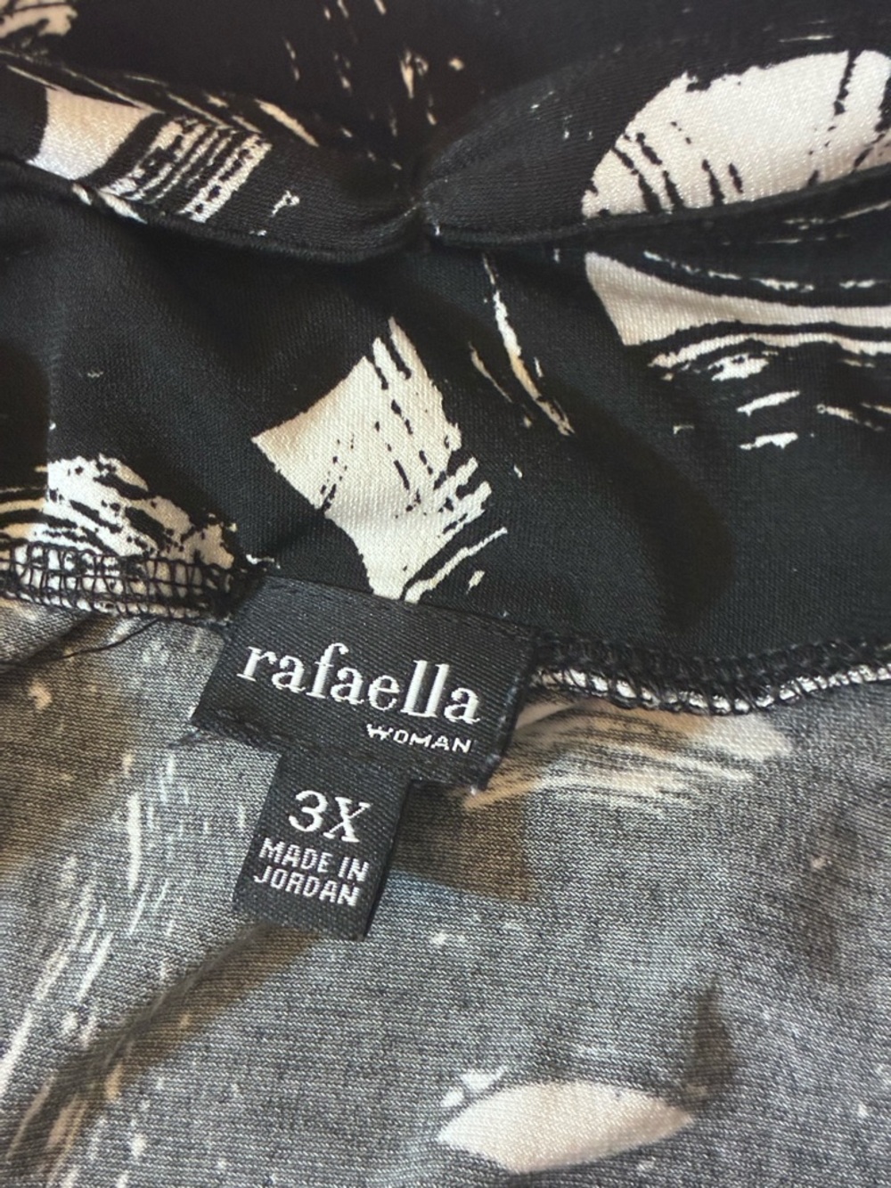 Rafaella Black and White Abstract Print Short Sleeve Top - Picture 3 of 3